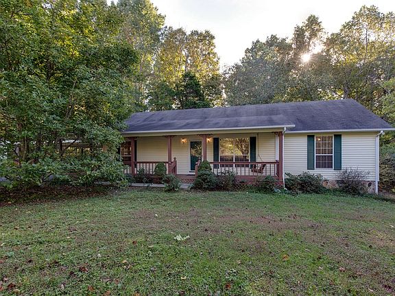 2nd image of 2749 Deerhaven Dr