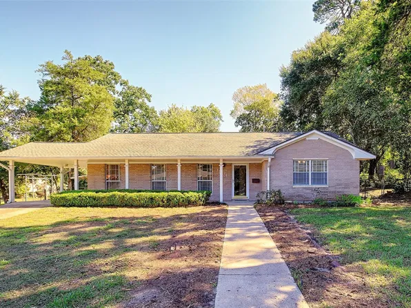 1901 Avenue Q, Huntsville, TX 77340