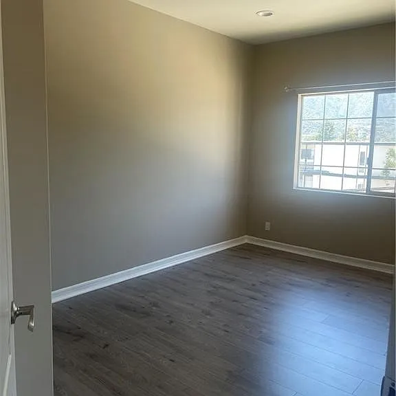 2256 Montrose Ave #1 — Photo 16