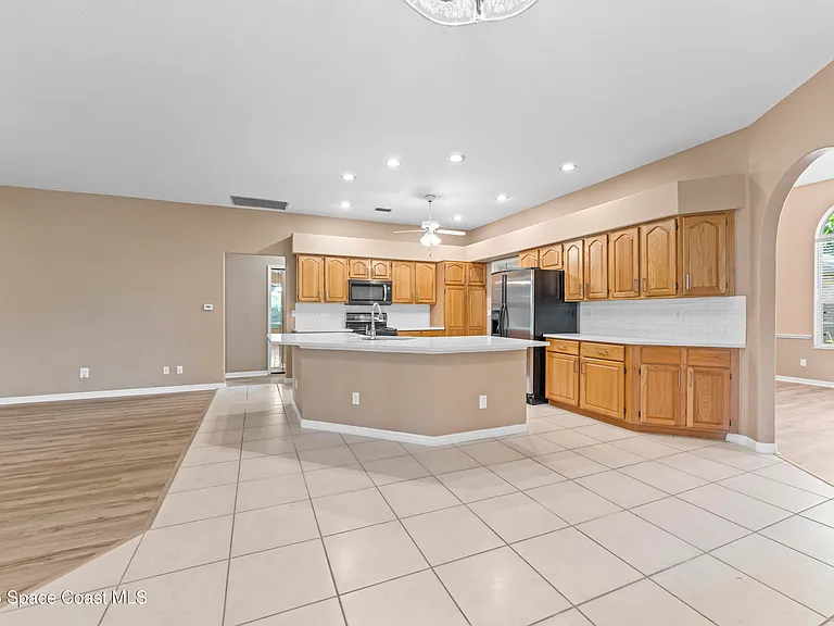 7922 Timberlake Dr — Photo 6
