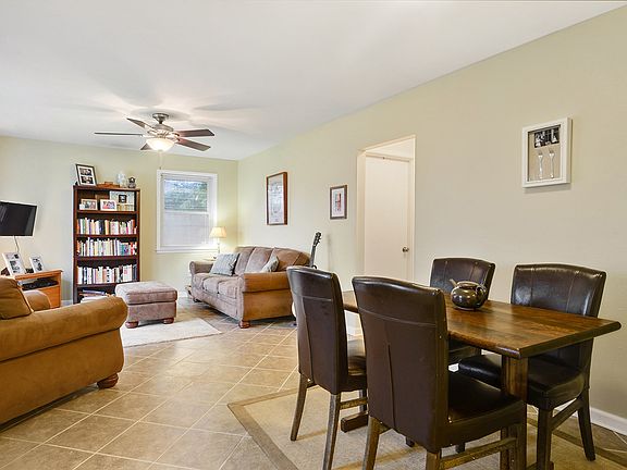 4th image of 2445 Bristol Pl