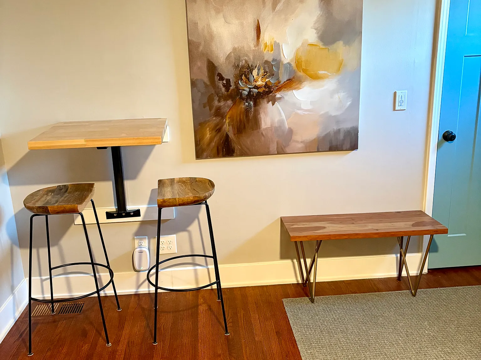 3 bed, 1600 sqft, $3,200 — Photo 2