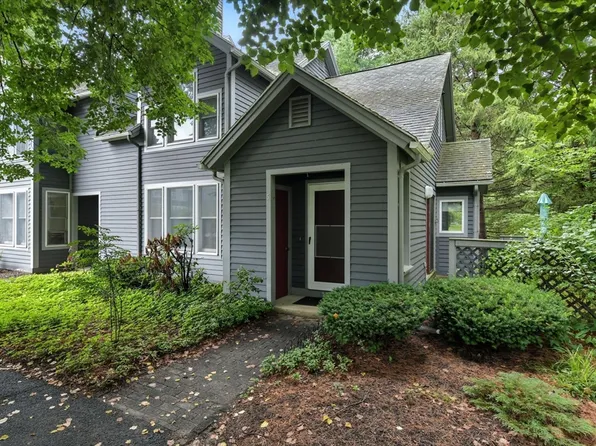 5 Amity Pl, Amherst, MA 01002