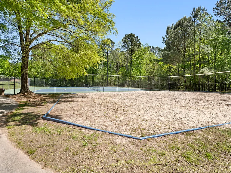 1011 New Chester Ct — Photo 46