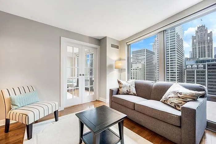 440 N Wabash Ave — Photo 2