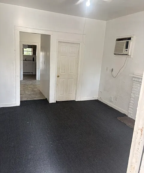 1031 N Florence Ave — Photo 32