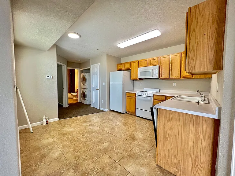 960 S Dawson Way #20 — Photo 2