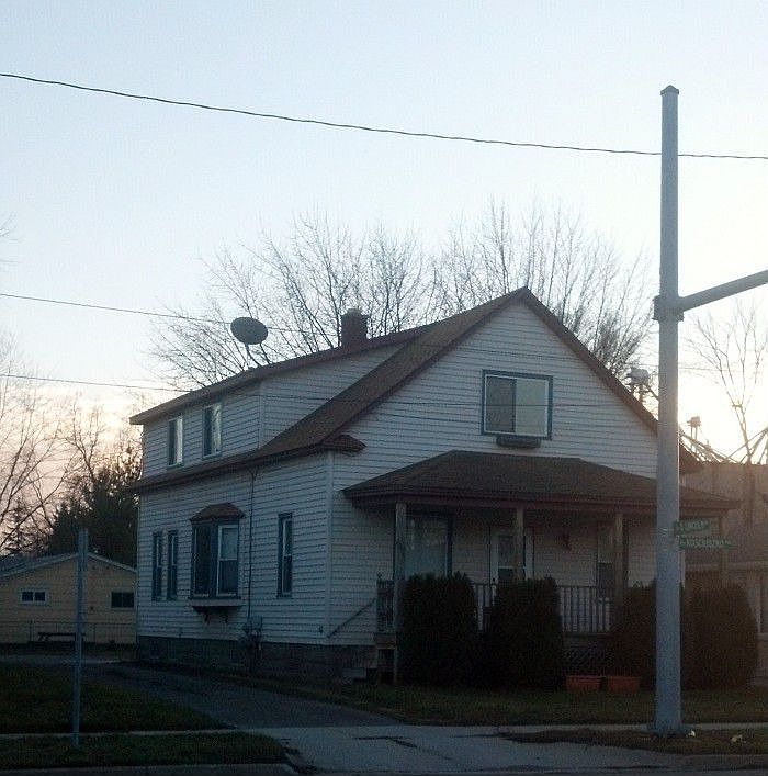 1st image of 1916 Kosciuszko Ave