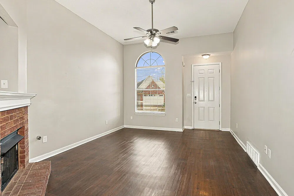 3 bed, 2.0 bath, 1300 sqft, $1,675 — Photo 4