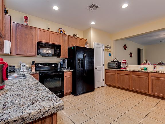 5th image of 41312 W Parkhill Dr