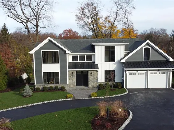 106 Choi Ct, River Vale, NJ 07675