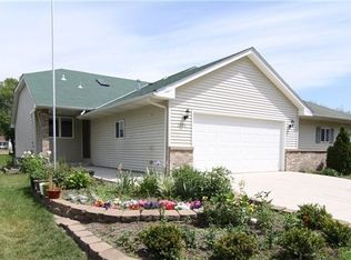 2704 21st St NW, New Brighton, MN 55112