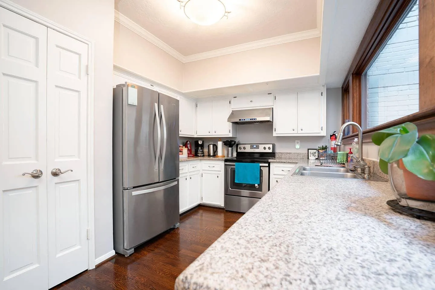 2214 Welch St — Photo 3