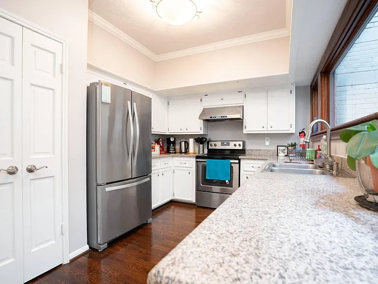 2214 Welch St — Photo 3