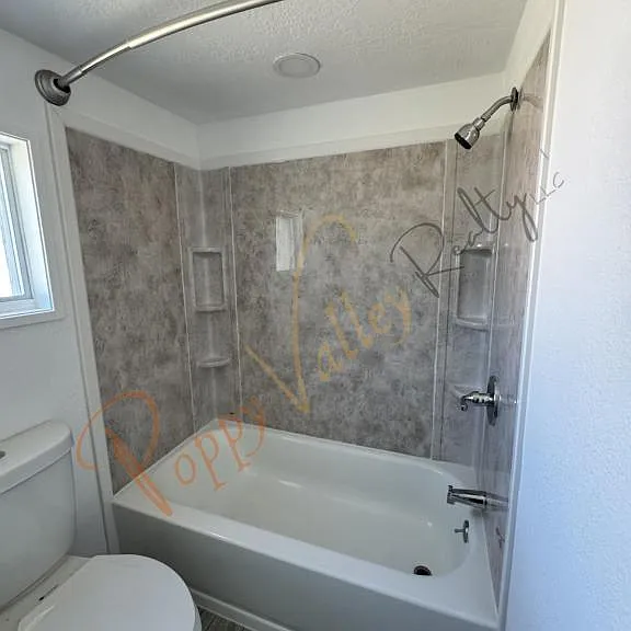 1230 E Suffock Ave — Photo 6