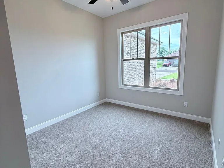 204 Farmland Cir — Photo 5