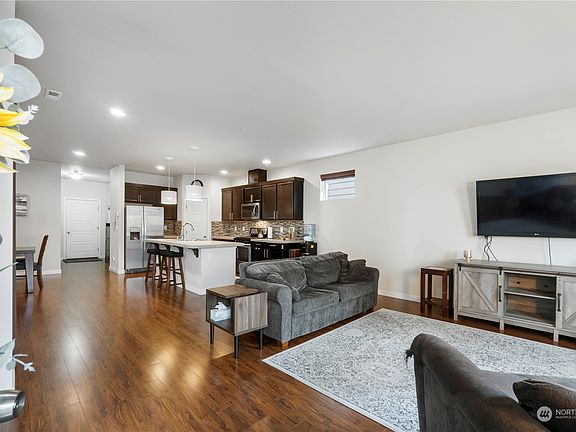 4th image of 11509 174th Street E