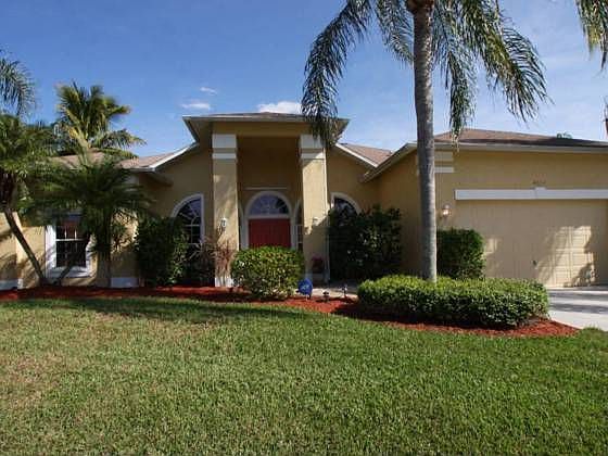 5th image of 4011 SW 28th Pl
