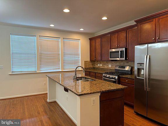 2nd image of 25646 Pleasant Valley Rd