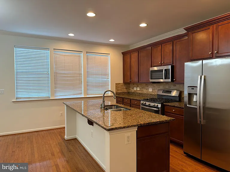 25646 Pleasant Valley Rd — Photo 2