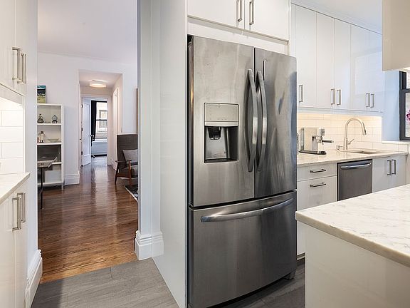 4th image of 320 W 89th St APT 4C