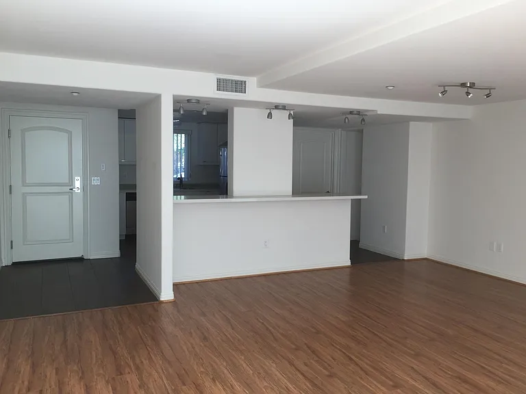 2234 Brant St #5 — Photo 2