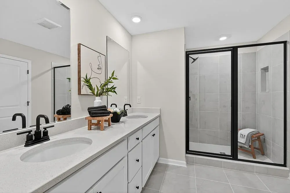 4 bed, 3.5 bath, 2340 sqft, $3,000 — Photo 3