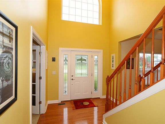 3rd image of 5442 Creekside Meadows Dr