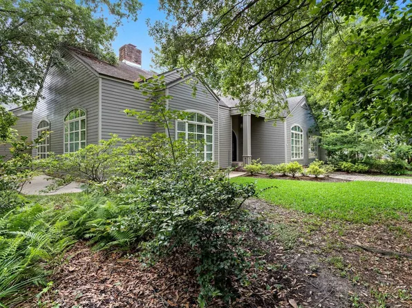 1315 Audubon Pl, Beaumont, TX 77706