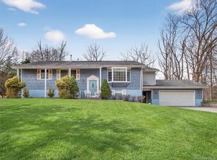 15 Victoria Drive, Airmont, NY