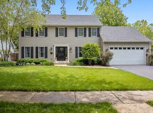 409 N Cambridge Dr, Geneva, IL 60134