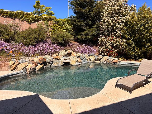 4th image of 3040 Walcott Way