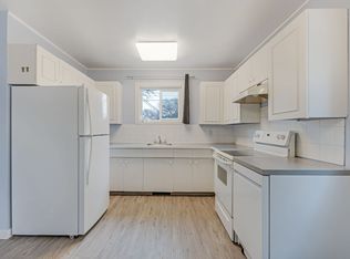 176 Clyde Rd, Winnipeg, MB R2L 2A3