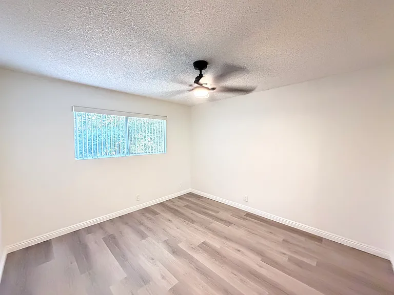 Beach Apartments — Photo 17