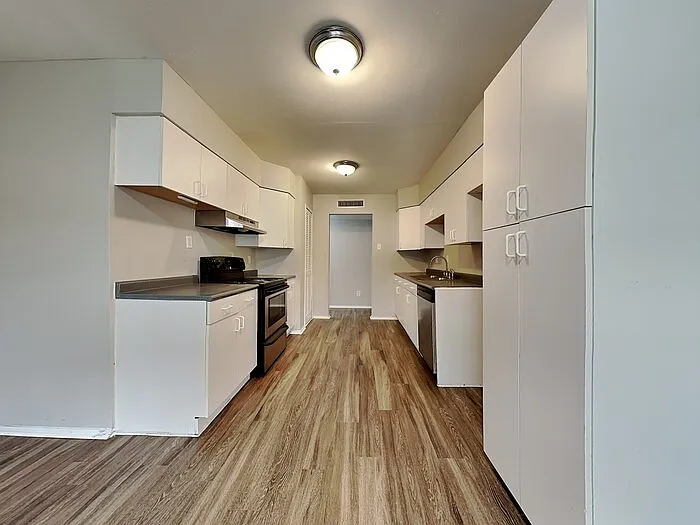 446 Thistle Dr — Photo 6
