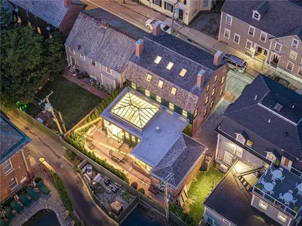 119 Spring St, Newport, RI 02840