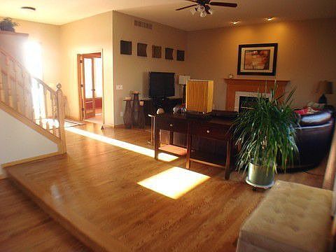 Great Room w/ Gas Fireplace