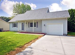 5698 Perry Hills Dr SW, Canton, OH 44706