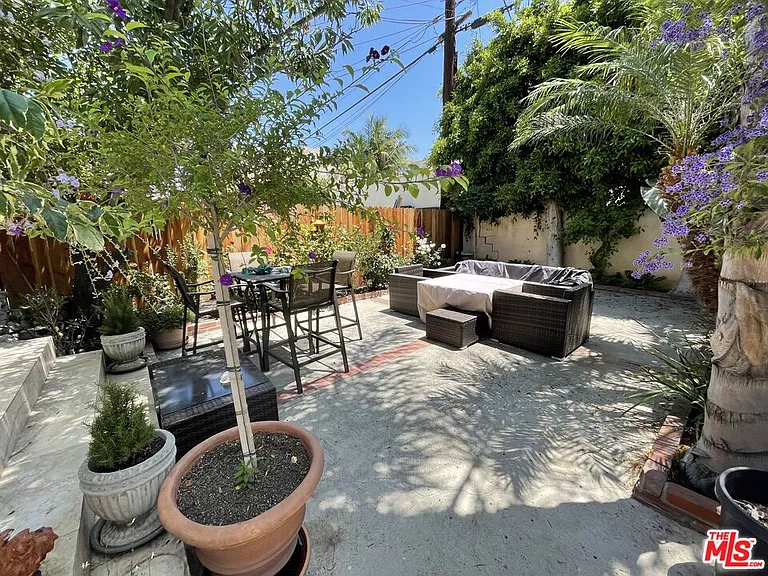 842 S Wooster St — Photo 21