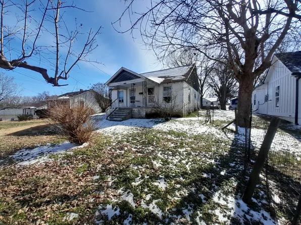 218 E 16th St, Columbia, TN 38401