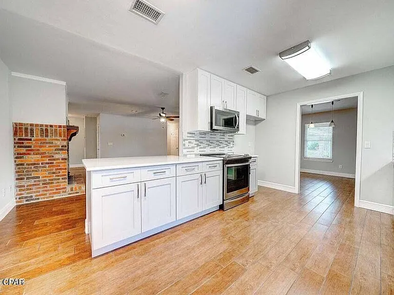 350 Greenwood Cir — Photo 15