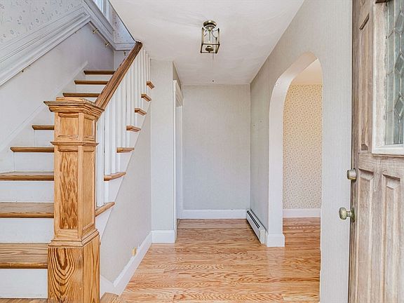 5th image of 31 S Main St