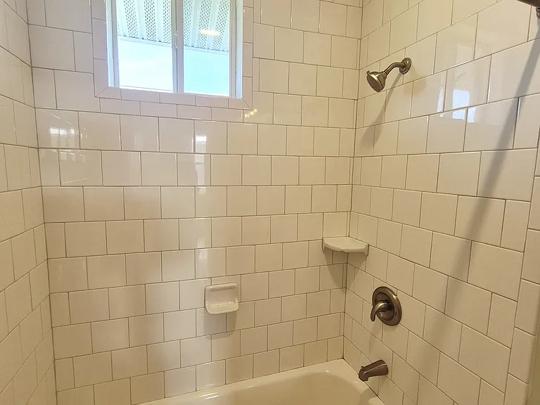 2113 Barton Ave — Photo 30