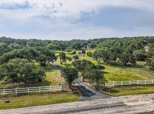 320 Remington Dr, Bergheim, TX 78004