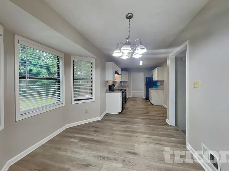 4251 Cary Dr — Photo 4