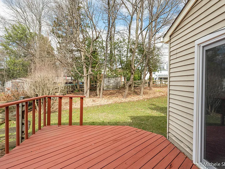 272 Yale Ct — Photo 47