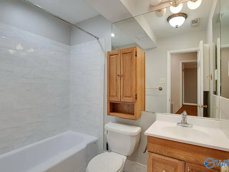 2700 Briarwood Dr SE — Photo 18