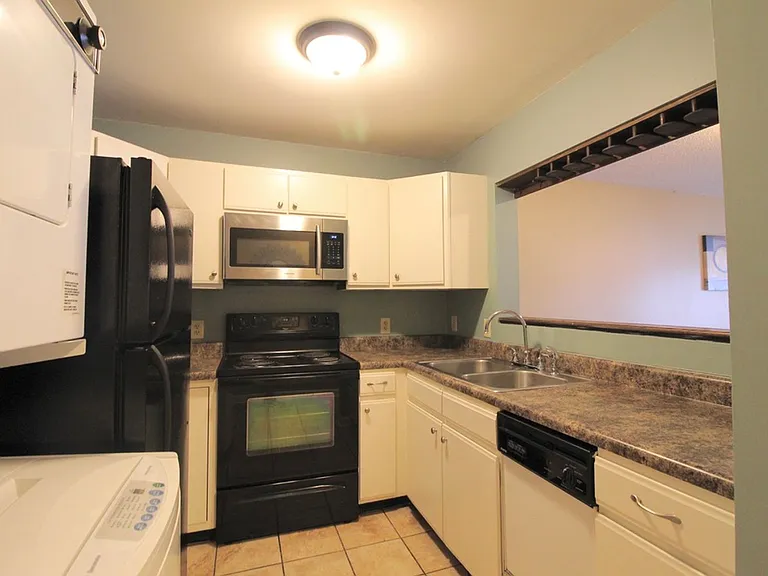 1390H Hunters Rd — Photo 22