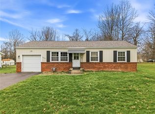 2225 Saratoga Dr, Hermitage, PA 16148