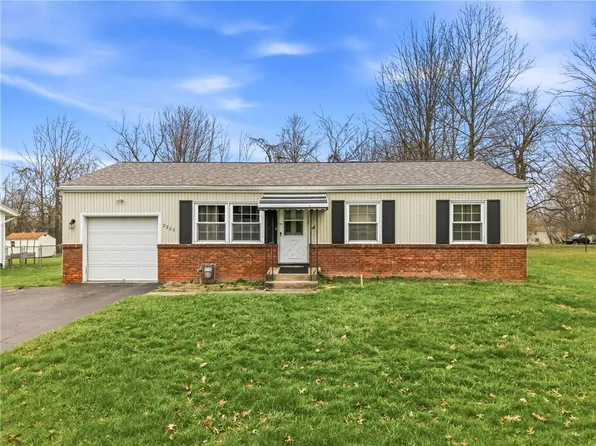 2225 Saratoga Dr, Hermitage, PA 16148